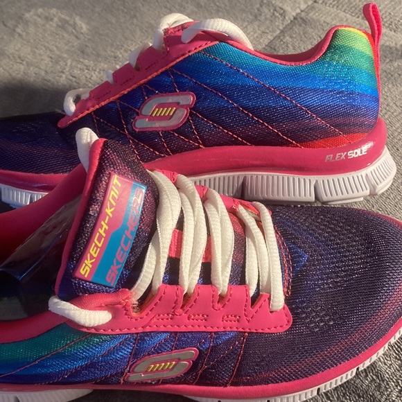 Brand new flex sole Skechers purple and pink really cute size 1 shoe. - Picture 3 of 8